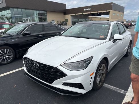 Used 2023 Hyundai Sonata SEL w/ Convenience Package image 4
