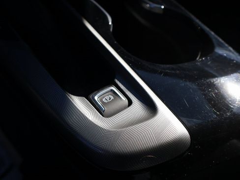 Used 2025 Buick Envista Sport Touring image 33