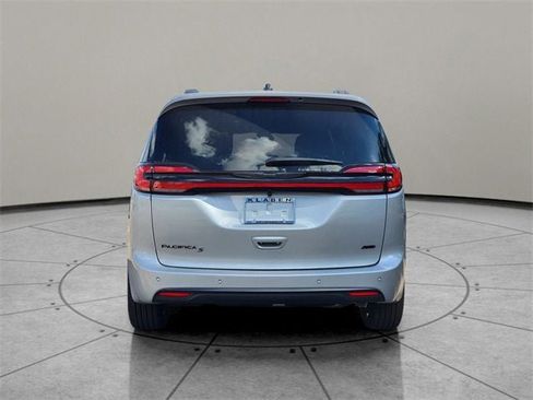 New 2026 Chrysler Pacifica Select w/ S Appearance Package image 11