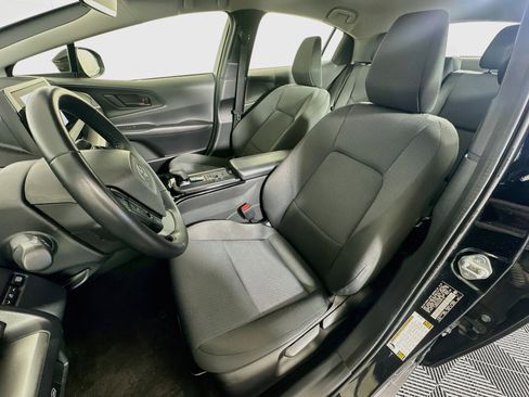 Used 2025 Toyota Prius LE FWD image 13