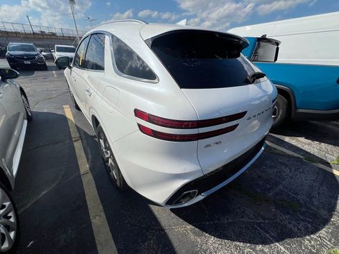 Used 2025 Genesis GV70 2.5T AWD/4WD image 3