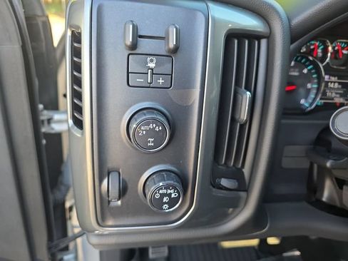 Used 2018 Chevrolet Silverado 1500 LT w/ All Star Edition AWD/4WD image 26