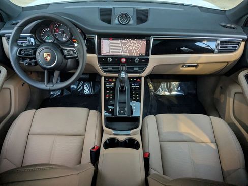 Used 2026 Porsche Macan AWD/4WD image 23