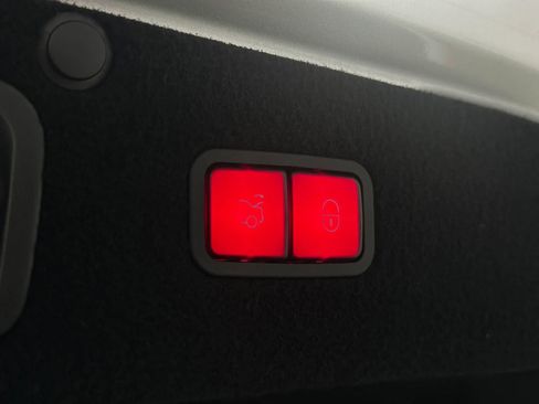 Used 2016 Mercedes-Benz S 550 Sedan image 18