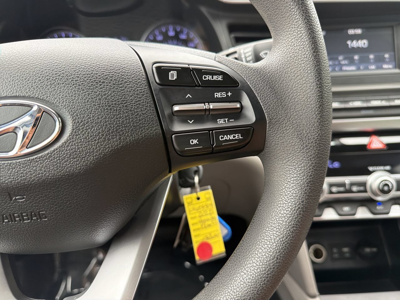 Used 2020 Hyundai Elantra SE FWD image 25