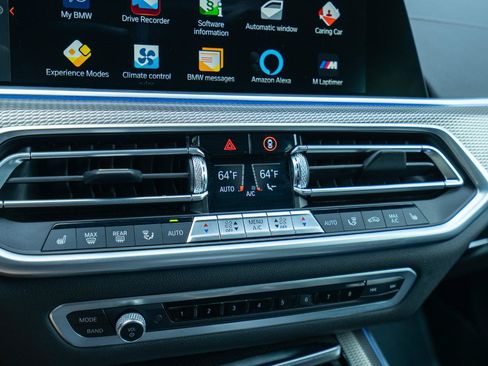 Used 2021 BMW X5 M50i AWD/4WD image 40