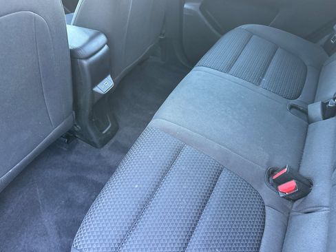 Used 2022 Chevrolet Bolt EUV LT w/ Comfort Package image 15