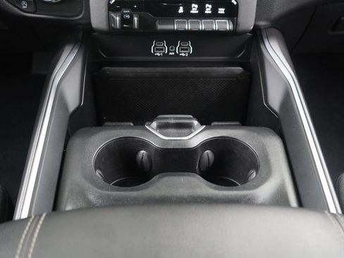 Used 2025 RAM 1500 Big Horn AWD/4WD image 23
