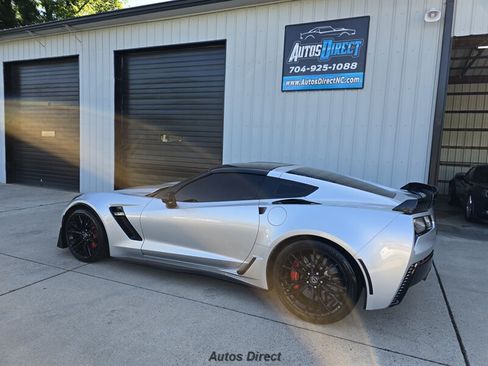 Used 2016 Chevrolet Corvette Z06 w/ Z07 Performance Package RWD image 11