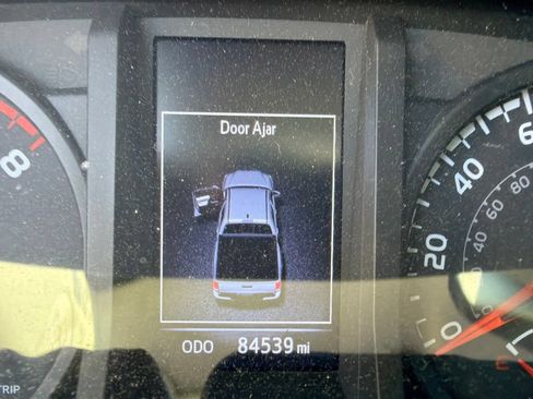 Used 2022 Toyota Tacoma SR w/ SR Convenience Package RWD image 19