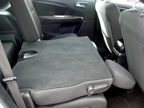 Used 2015 Dodge Journey American Value Package w/ Flexible Seating Group image 18