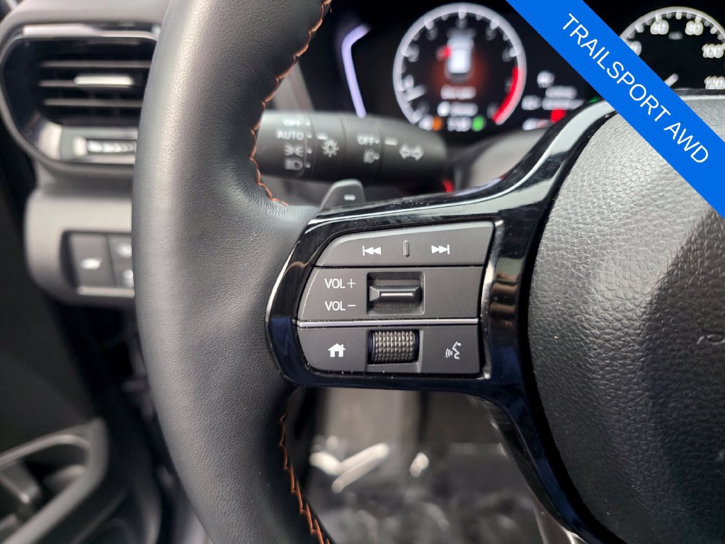 Used 2025 Honda Pilot TrailSport image 20