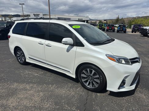Used 2018 Toyota Sienna Limited Premium image 1