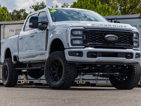 Certified 2025 Ford F250 Lariat w/ Lariat Ultimate Package AWD/4WD image 1