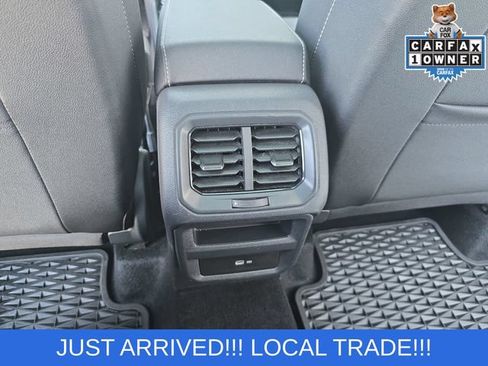 Used 2025 Volkswagen Taos SE FWD image 15