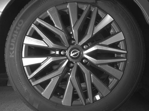 Used 2025 Nissan Altima 2.5 SV FWD image 15