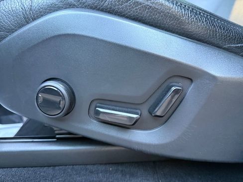 Used 2020 Volvo XC90 T6 Momentum w/ Protection Package image 28