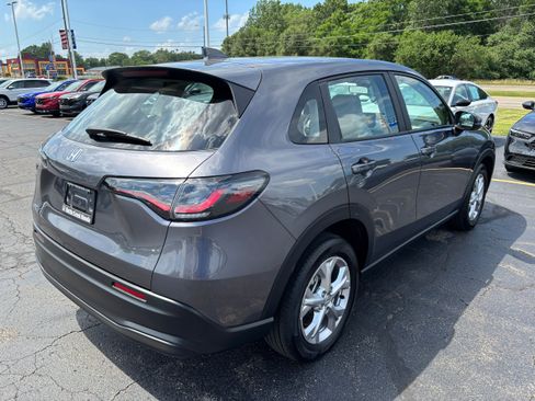Certified 2023 Honda HR-V LX image 6