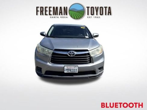 Used 2014 Toyota Highlander LE FWD image 3