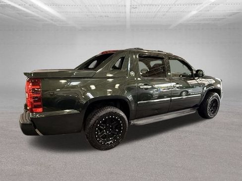 Used 2013 Chevrolet Avalanche LTZ AWD/4WD image 24