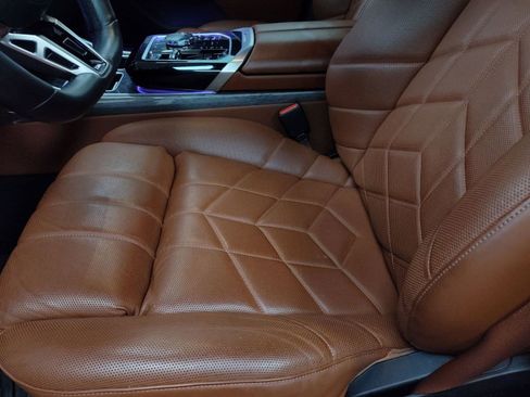 Certified 2023 BMW 760i xDrive w/ Luxury Rear Seating Package image 13