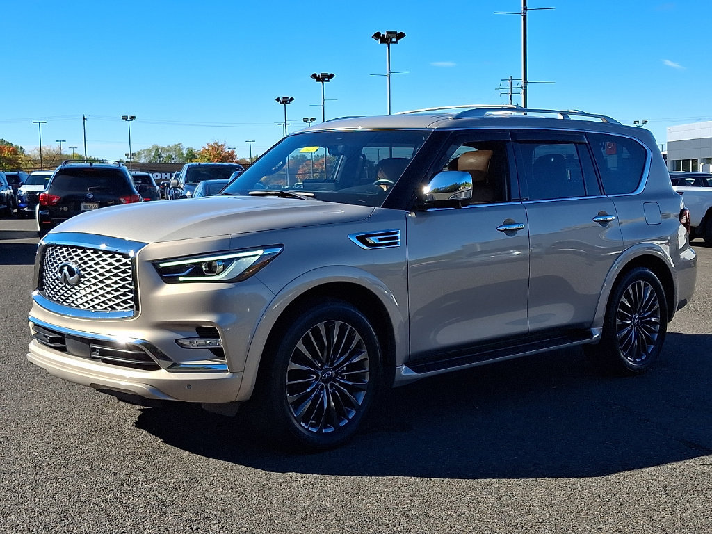 Used 2023 INFINITI QX80 Sensory w/ Cargo Package AWD/4WD image 3