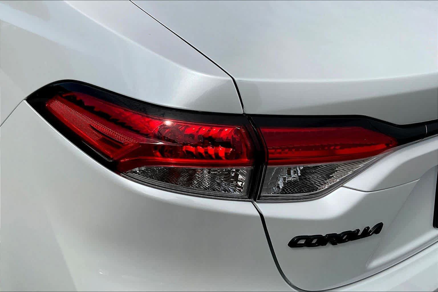 Used 2026 Toyota Corolla LE FWD image 14