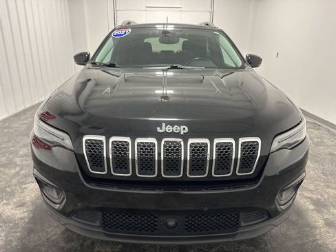 Used 2021 Jeep Cherokee Latitude Lux w/ Comfort/Convenience Group AWD/4WD image 2