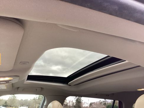 Used 2023 Toyota Highlander XLE image 8