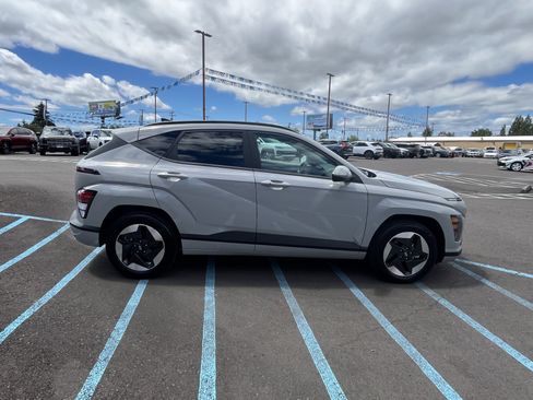 Certified 2024 Hyundai Kona SEL FWD image 6