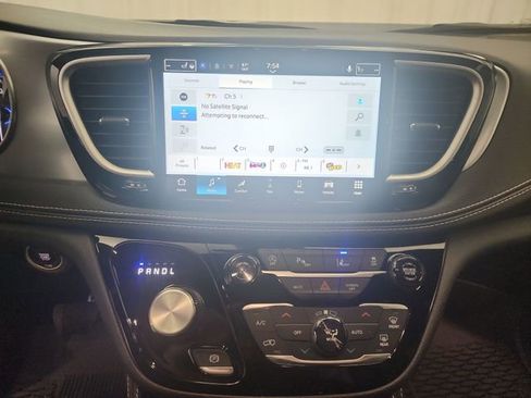 New 2026 Chrysler Pacifica Limited w/ S Appearance Package AWD/4WD image 13