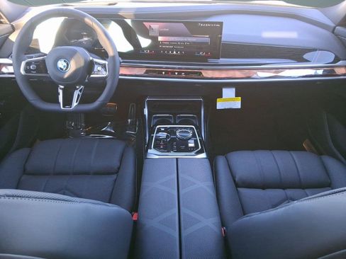 New 2026 BMW i7 xDrive60 w/ Premium Package image 14
