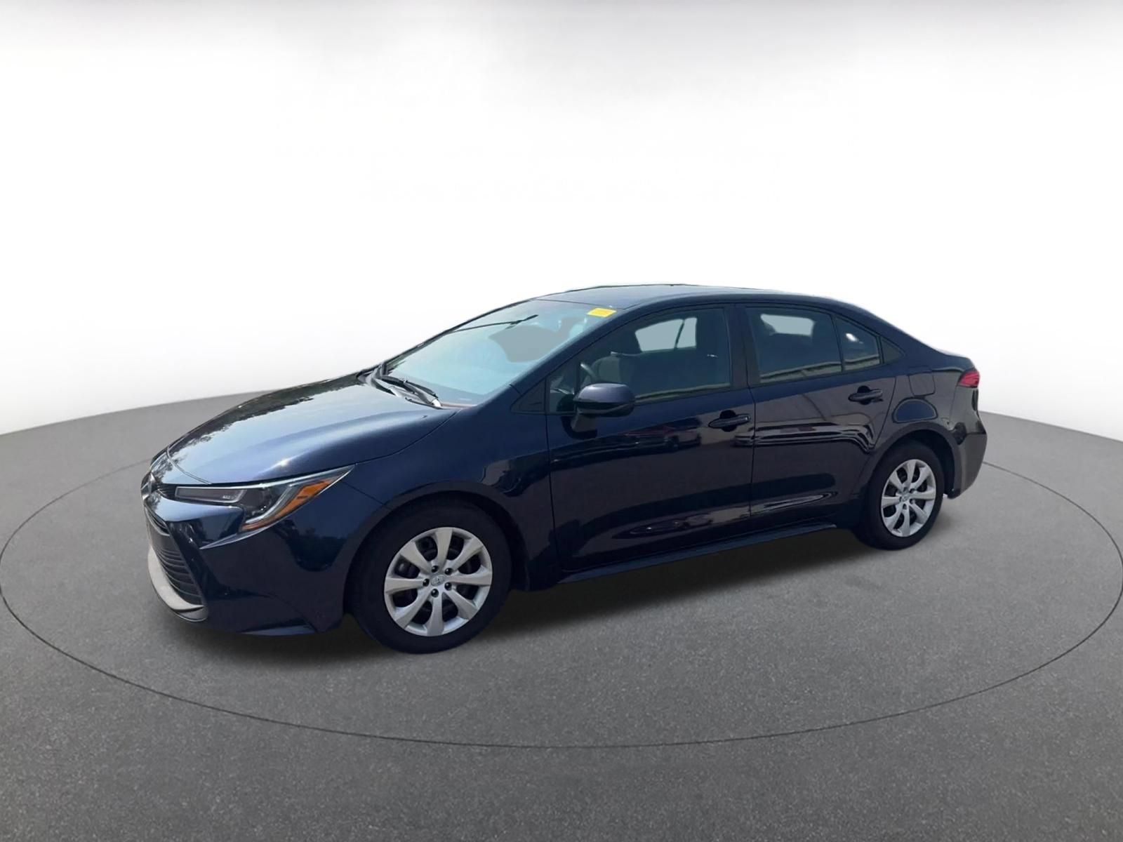 Used 2025 Toyota Corolla LE FWD image 6