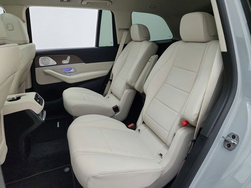 New 2026 Mercedes-Benz GLS 450 4MATIC image 11