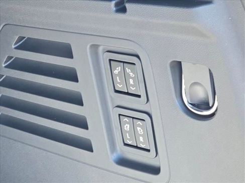 New 2026 Chevrolet Traverse RS image 24