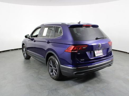 Used 2022 Volkswagen Tiguan SE w/ Panoramic Sunroof Package AWD/4WD image 3