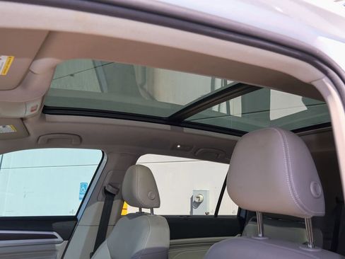 Certified 2023 Volkswagen Atlas SE w/ Panoramic Sunroof Package image 13
