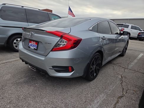 Used 2019 Honda Civic Sport image 2
