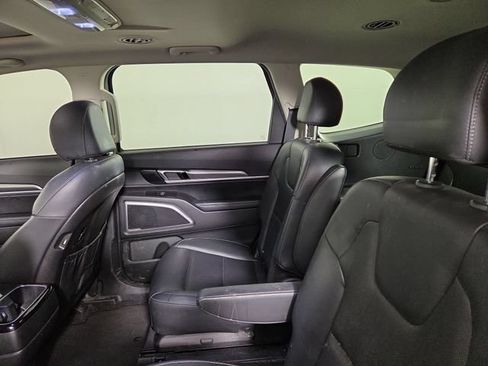 Used 2022 Kia Telluride S FWD image 18