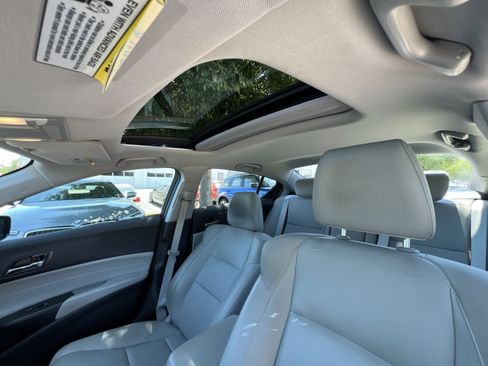 Used 2017 Acura ILX FWD image 25