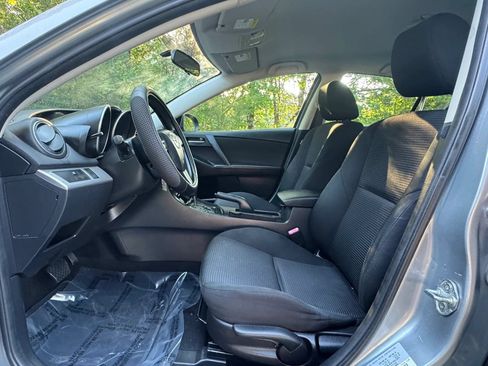 Used 2013 MAZDA MAZDA3 i SV FWD image 11