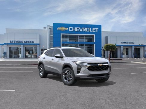 New 2026 Chevrolet Trax LT w/ Driver Confidence Package FWD image 9