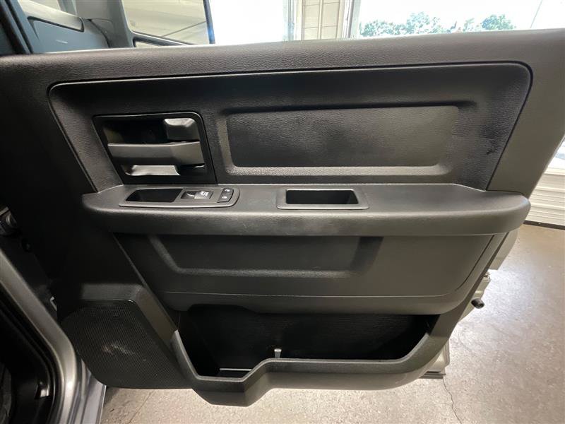 Used 2023 RAM 2500 Tradesman w/ Chrome Appearance Group AWD/4WD image 16