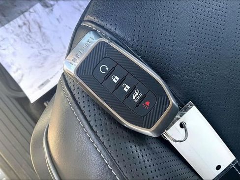 Used 2025 INFINITI QX80 Luxe w/ Exterior Package image 11