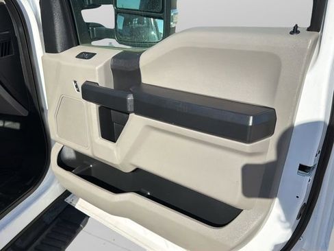 Used 2019 Ford F550 2WD Regular Cab Super Duty image 11