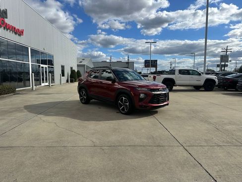 Used 2022 Chevrolet TrailBlazer RS w/ Sun and Liftgate Package image 5