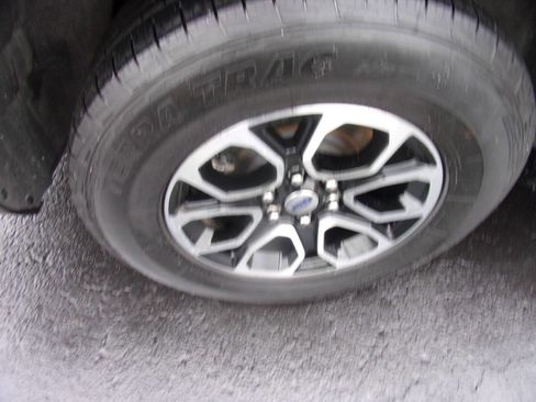 Used 2024 Ford Expedition XLT image 12