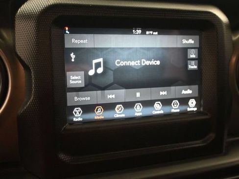 Used 2022 Jeep Wrangler Sport AWD/4WD image 24