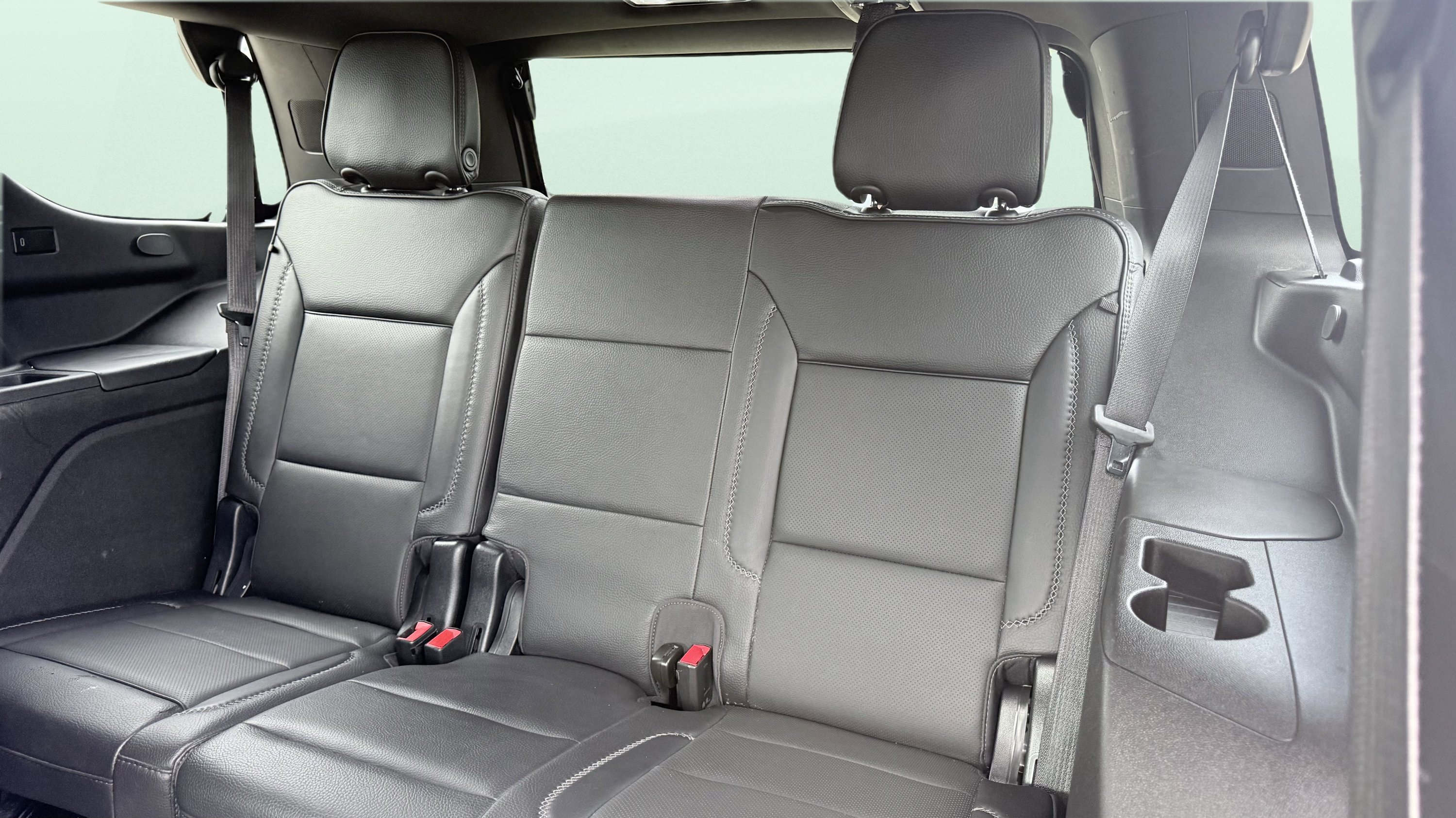 Used 2023 GMC Yukon Denali RWD image 32