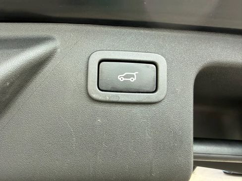 Used 2016 Land Rover Discovery Sport HSE Luxury image 20